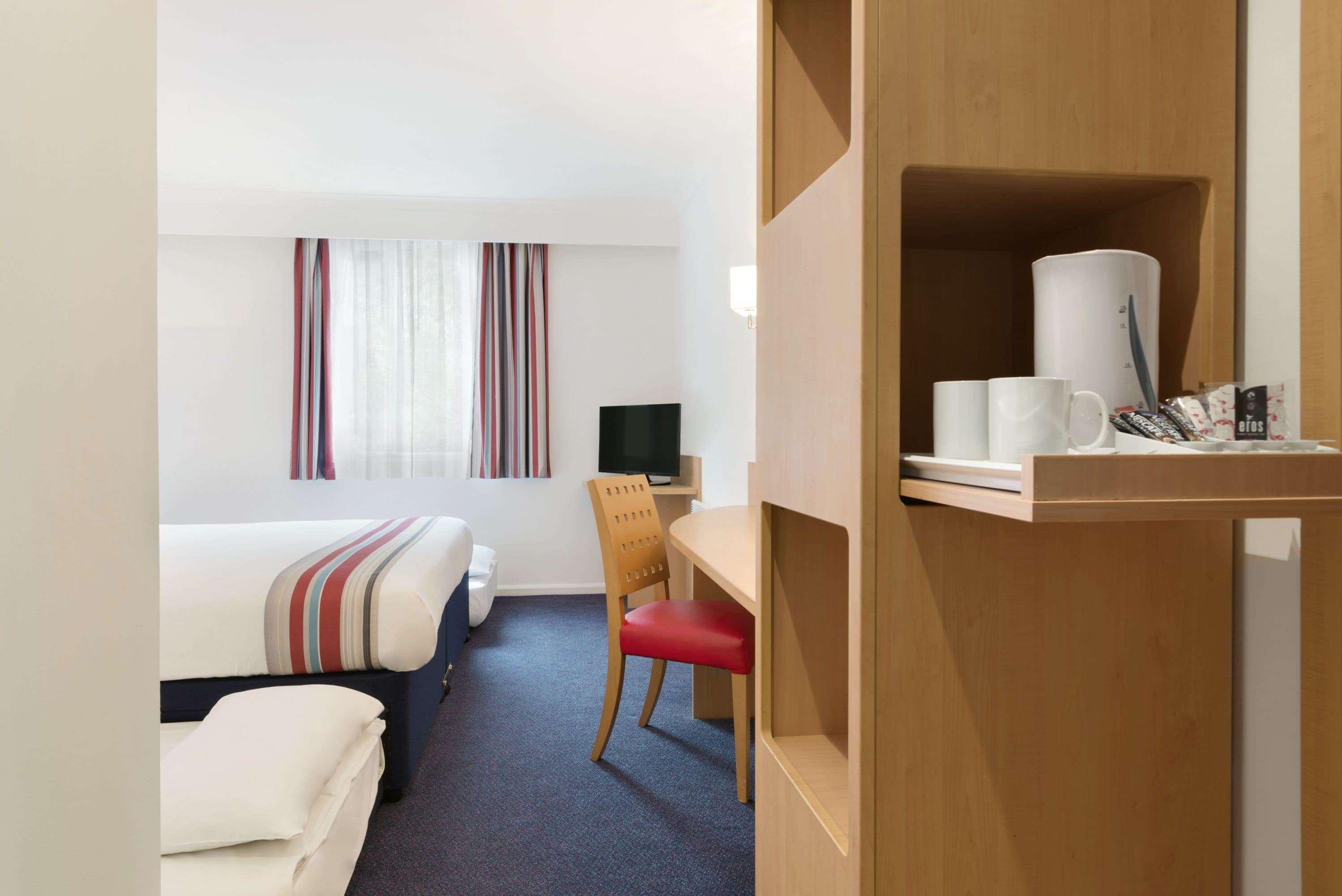 Отель Ramada Вэйкфильд Экстерьер фото